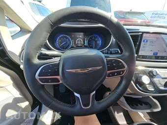 2023 Chrysler Pacifica Touring L 121.6" WB - miniatura 10