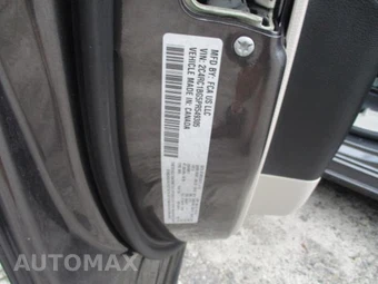2023 Chrysler Pacifica Touring L 121.6" WB - miniatura 5