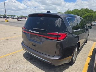 2023 Chrysler Pacifica Touring L 121.6" WB - miniatura 4