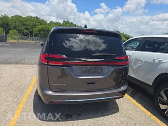 2023 Chrysler Pacifica Touring L 121.6" WB - miniatura 5