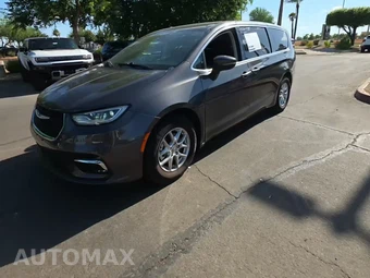 2023 Chrysler Pacifica Touring L 121.6" WB