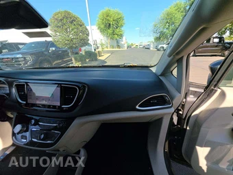 2023 Chrysler Pacifica Touring L 121.6" WB - miniatura 17