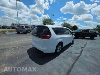 2023 Chrysler Pacifica Touring L 121.6" WB - miniatura 3