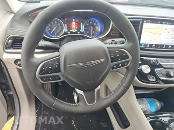 2023 Chrysler Pacifica Touring L 121.6" WB - miniatura 10