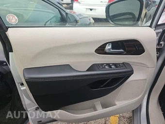 2023 Chrysler Pacifica Touring L 121.6" WB - miniatura 9