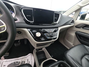 2023 Chrysler Pacifica Touring L 121.6" WB - miniatura 11