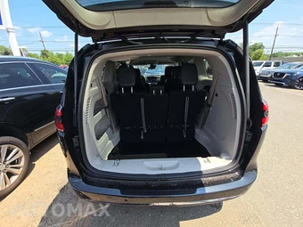 2023 Chrysler Pacifica Touring L 121.6" WB - miniatura 15