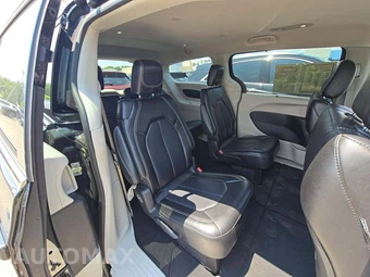 2023 Chrysler Pacifica Touring L 121.6" WB - miniatura 17