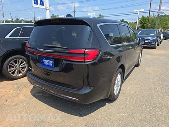 2023 Chrysler Pacifica Touring L 121.6" WB - miniatura 3