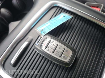 2023 Chrysler Pacifica Touring L 121.6" WB - miniatura 8