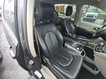 2023 Chrysler Pacifica Touring L 121.6" WB - miniatura 19
