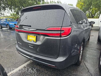 2023 Chrysler Pacifica Touring L 121.6" WB - miniatura 3