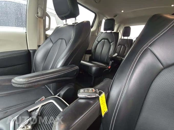 2023 Chrysler Pacifica Touring L 121.6" WB - miniatura 8