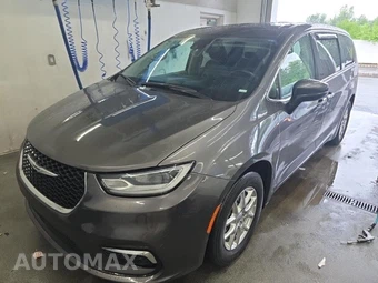 2023 Chrysler Pacifica Touring L 121.6" WB