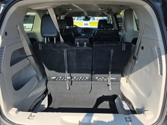 2023 Chrysler Pacifica Touring L 121.6" WB - miniatura 17