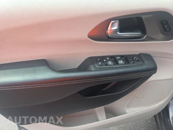 2023 Chrysler Pacifica Touring L 121.6" WB - miniatura 9