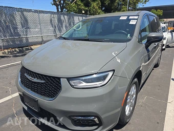 2023 Chrysler Pacifica Touring L 121.6" WB
