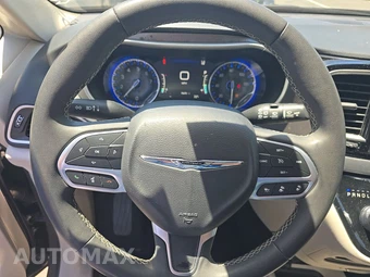 2023 Chrysler Pacifica Touring L 121.6" WB – miniatura 10