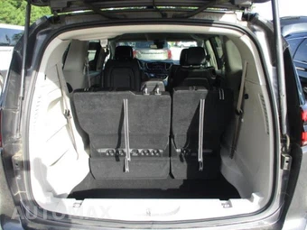 2023 Chrysler Pacifica Touring L 121.6" WB - miniatura 17