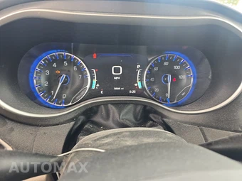 2023 Chrysler Pacifica Touring L 121.6" WB - miniatura 12