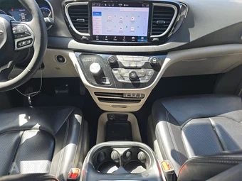 2023 Chrysler Pacifica Touring L 121.6" WB - miniatura 11