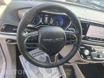 2023 Chrysler Pacifica Touring L 121.6" WB - miniatura 10