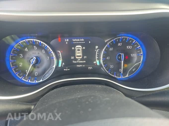 2023 Chrysler Pacifica Touring L 121.6" WB - miniatura 12