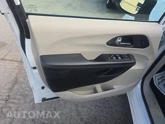 2023 Chrysler Pacifica Touring L 121.6" WB - miniatura 9