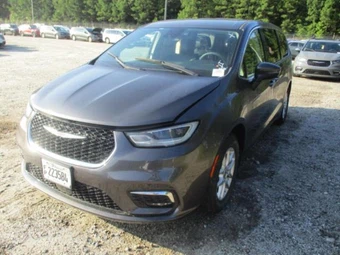 2023 Chrysler Pacifica Touring L 121.6" WB