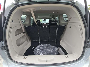 2023 Chrysler Pacifica Touring L 121.6" WB - miniatura 12