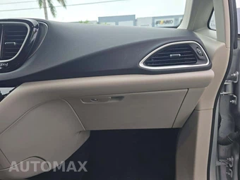 2023 Chrysler Pacifica Touring L 121.6" WB - miniatura 17