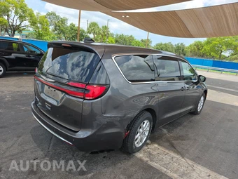2023 Chrysler Pacifica Touring L 121.6" WB – miniatura 4