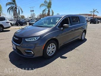 2023 Chrysler Pacifica Touring L 121.6" WB