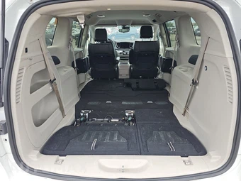 2023 Chrysler Pacifica Touring L 121.6" WB - miniatura 16