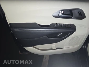 2023 Chrysler Pacifica Touring L 121.6" WB - miniatura 9