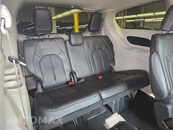 2023 Chrysler Pacifica Touring L 121.6" WB – miniatura 14