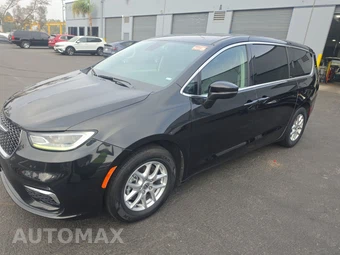 2023 Chrysler Pacifica Touring L 121.6" WB