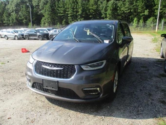 2023 Chrysler Pacifica Touring L 121.6" WB - car from the USA, Manheim Buy-Now listing at AUTOMAX