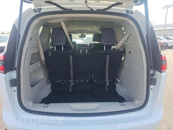 2023 Chrysler Pacifica Touring L 121.6" WB - miniatura 12