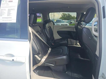 2023 Chrysler Pacifica Touring L 121.6" WB - miniatura 14