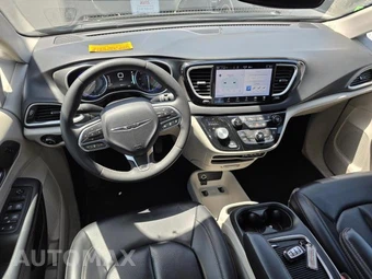 2023 Chrysler Pacifica Touring L 121.6" WB - miniatura 18