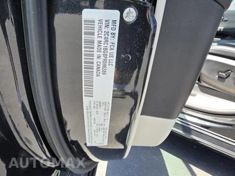 2023 Chrysler Pacifica Touring L 121.6" WB - miniatura 2