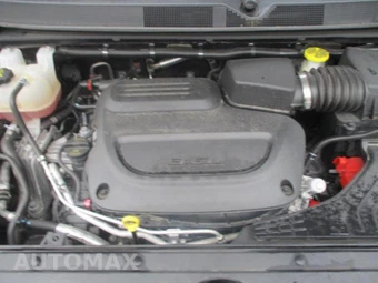 2023 Chrysler Pacifica Touring L 121.6" WB - miniatura 2