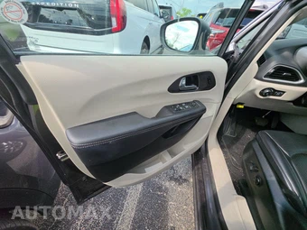 2023 Chrysler Pacifica Touring L 121.6" WB - miniatura 9