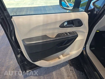 2023 Chrysler Pacifica Touring L 121.6" WB - miniatura 9