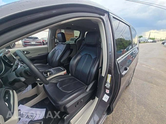 2023 Chrysler Pacifica Touring L 121.6" WB – miniatura 3