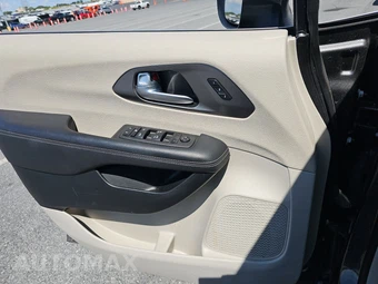 2023 Chrysler Pacifica Touring L 121.6" WB - miniatura 9