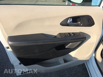 2023 Chrysler Pacifica Touring L 121.6" WB - miniatura 9