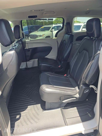 2023 Chrysler Pacifica Touring L 121.6" WB - miniatura 13
