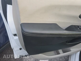 2023 Chrysler Pacifica Touring L 121.6" WB - miniatura 9